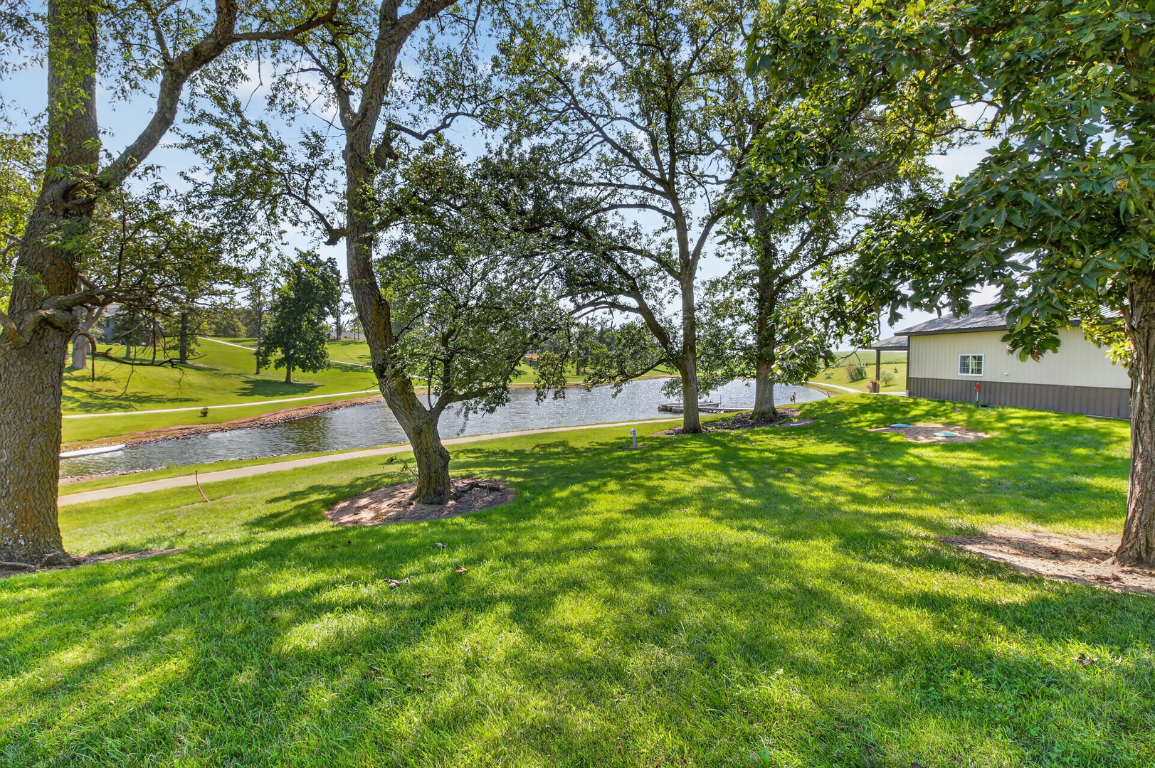 main property photo 28