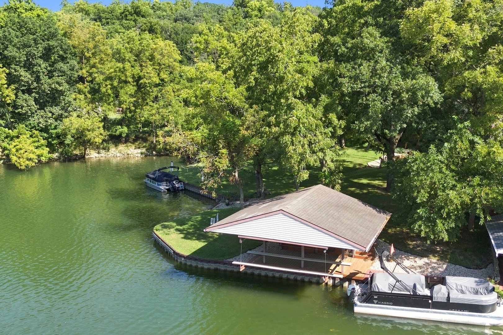 main property photo 30