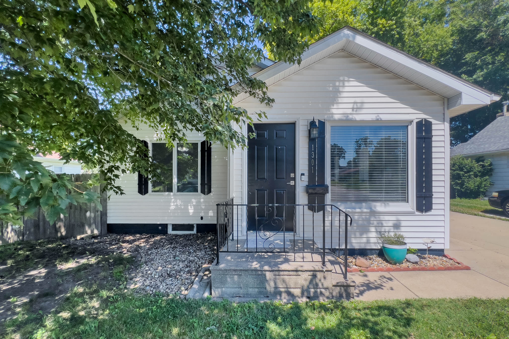 main property photo 31