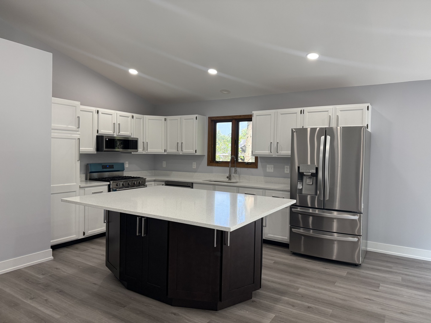 property viewer photo 1