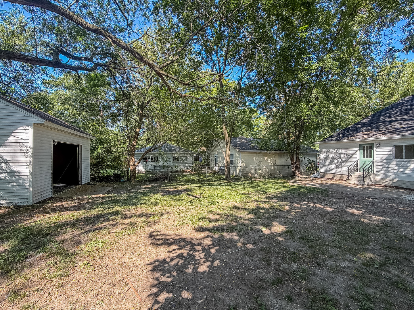 main property photo 41