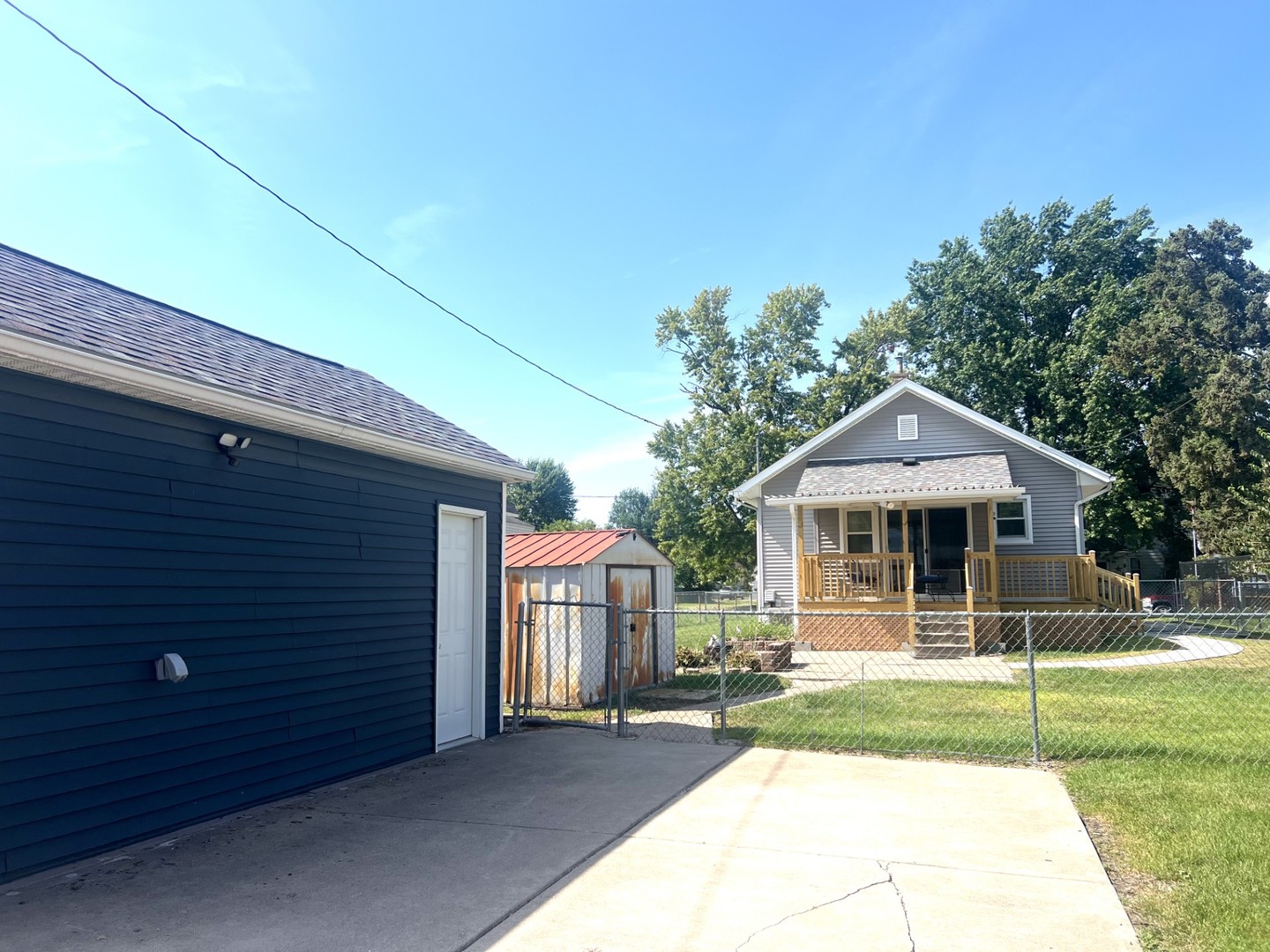 main property photo 22
