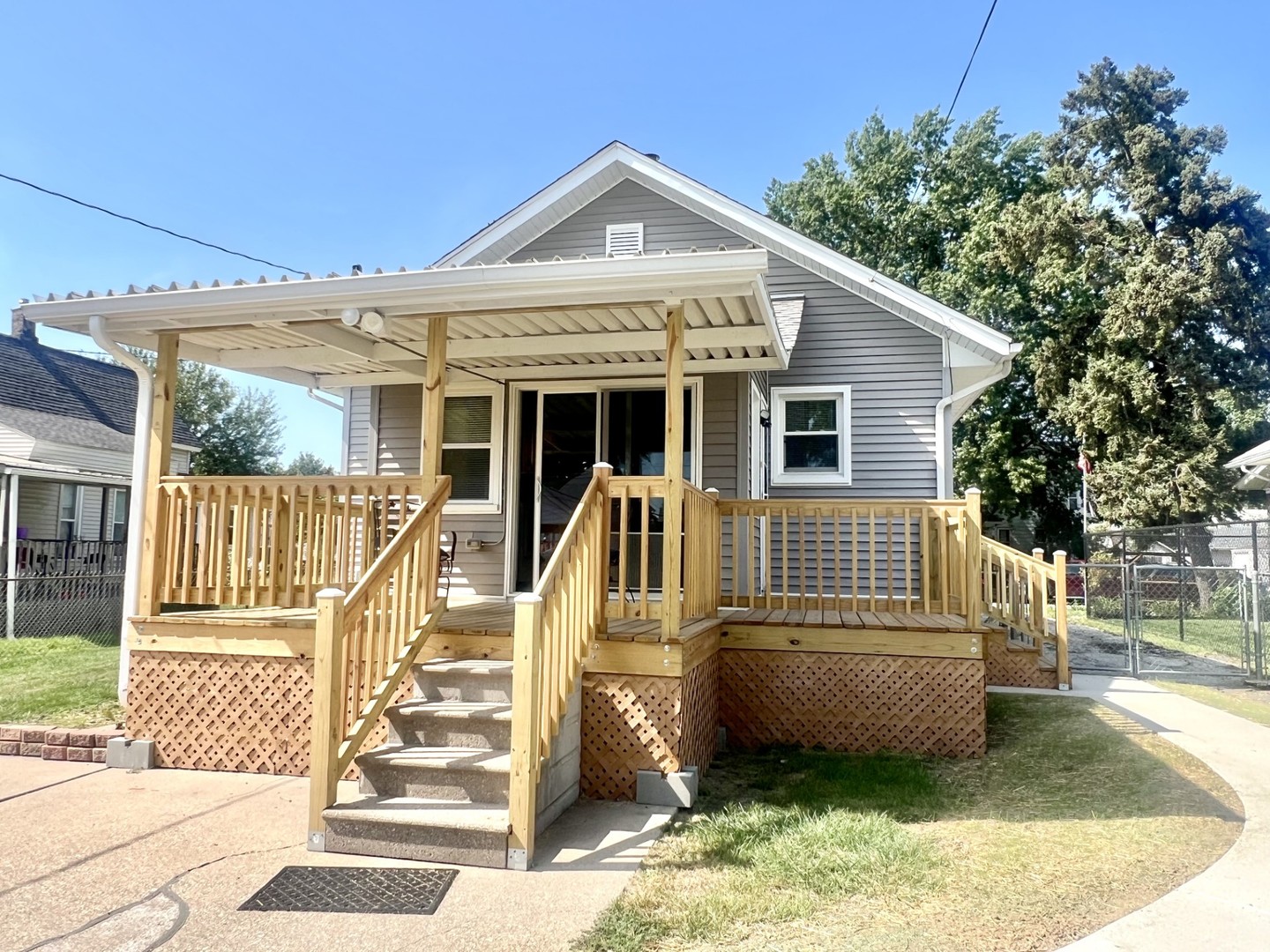 main property photo 23
