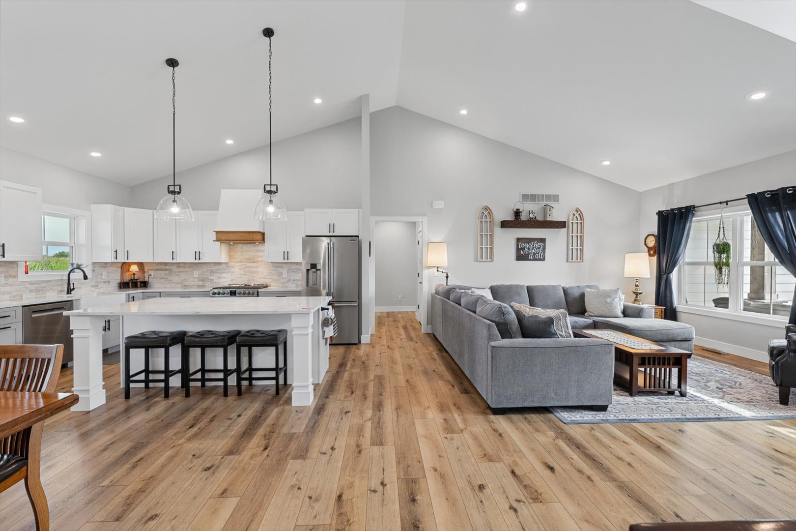 property viewer photo 20