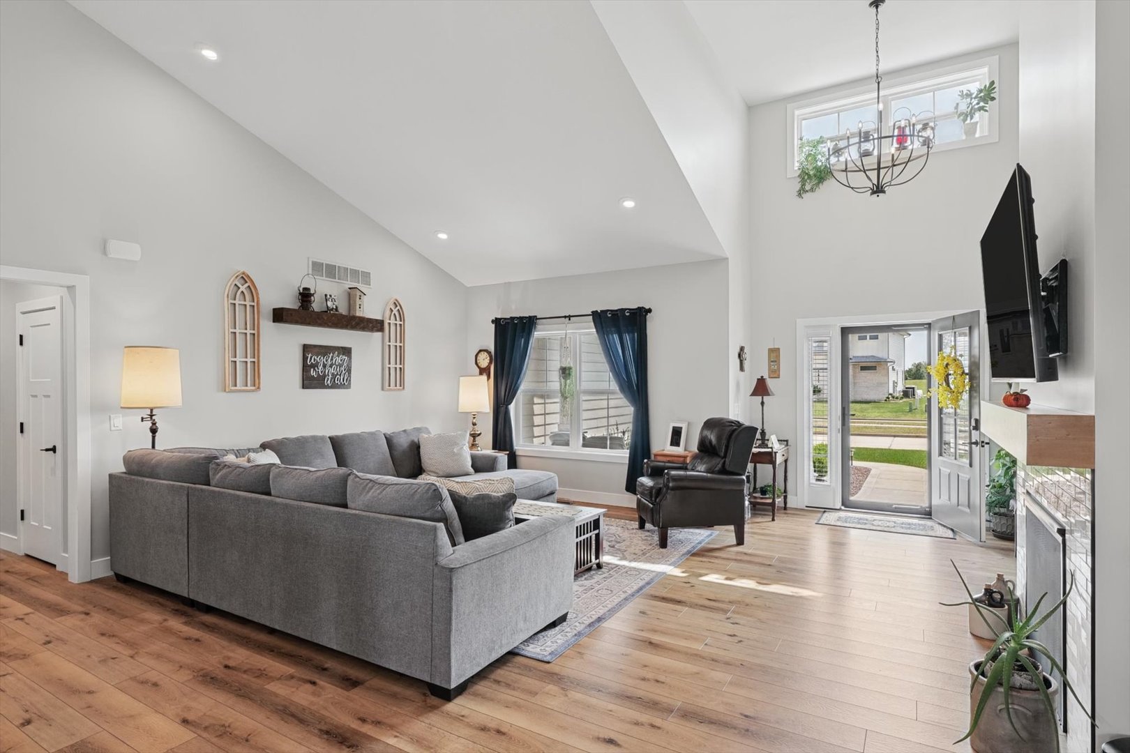 property viewer photo 7