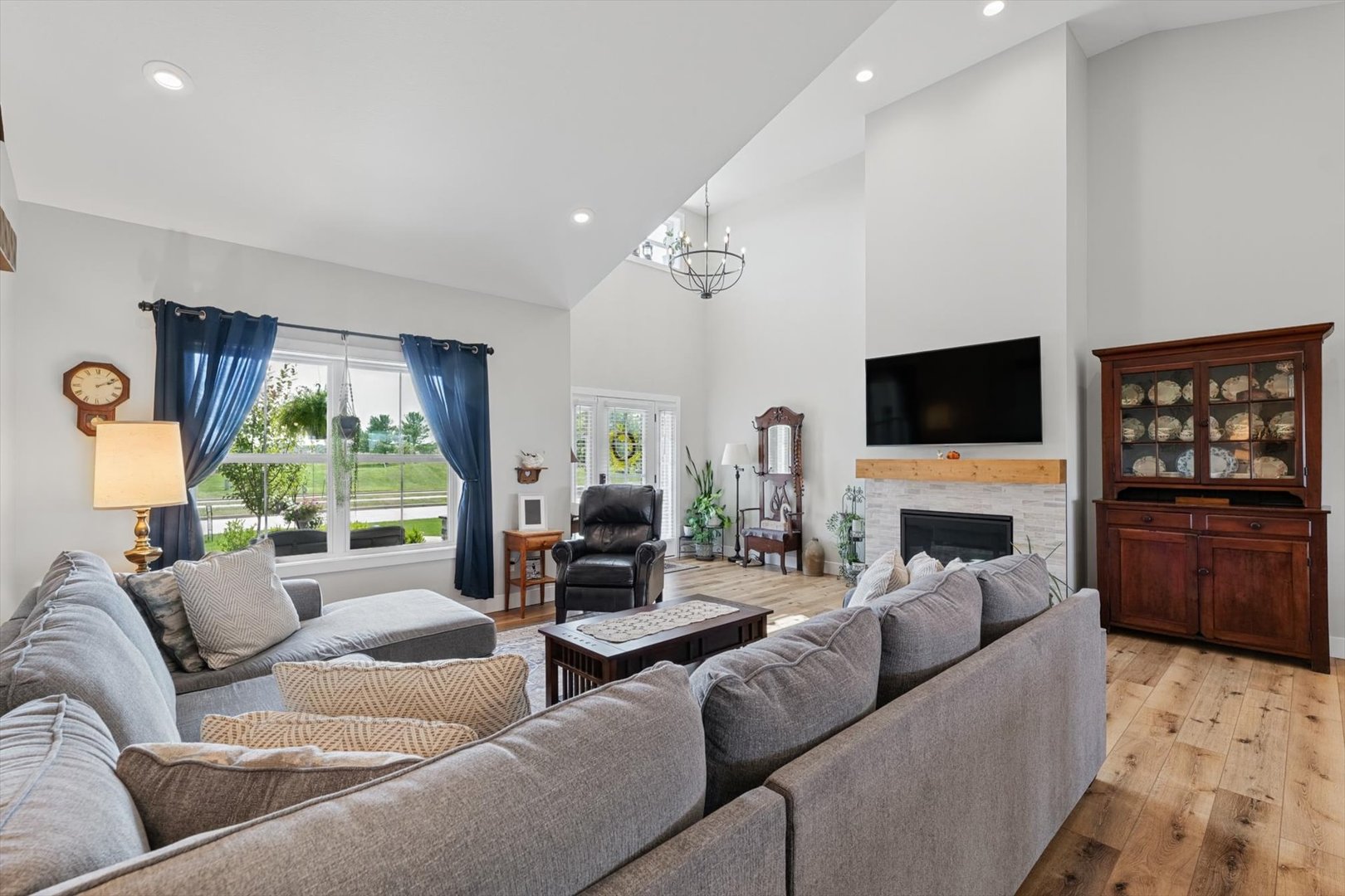 property viewer photo 9