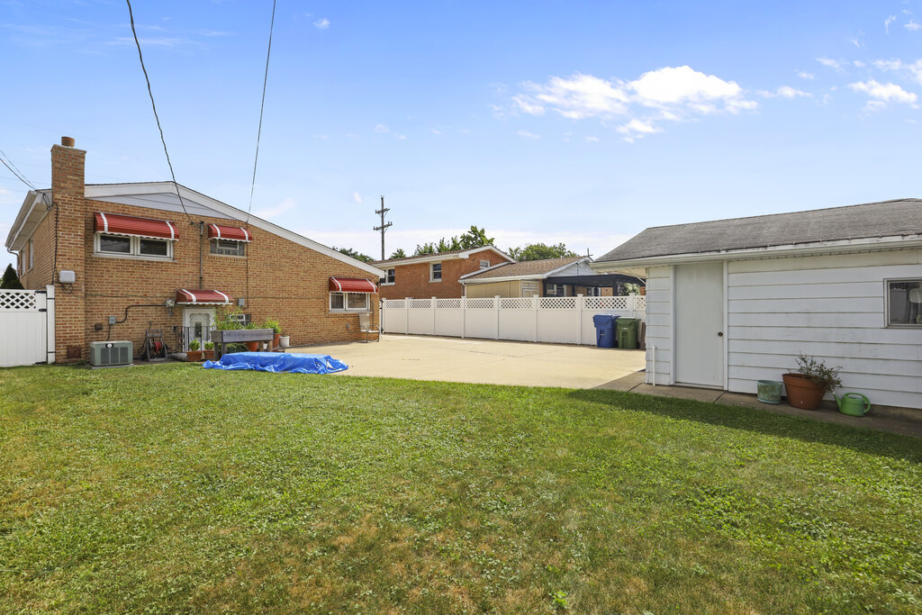 main property photo 31