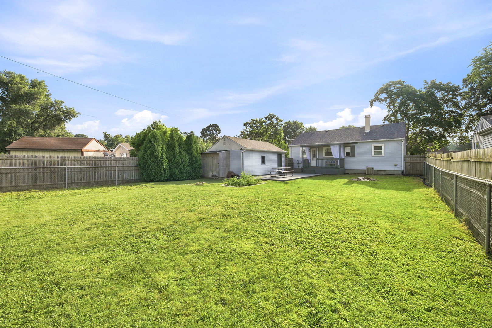 main property photo 28