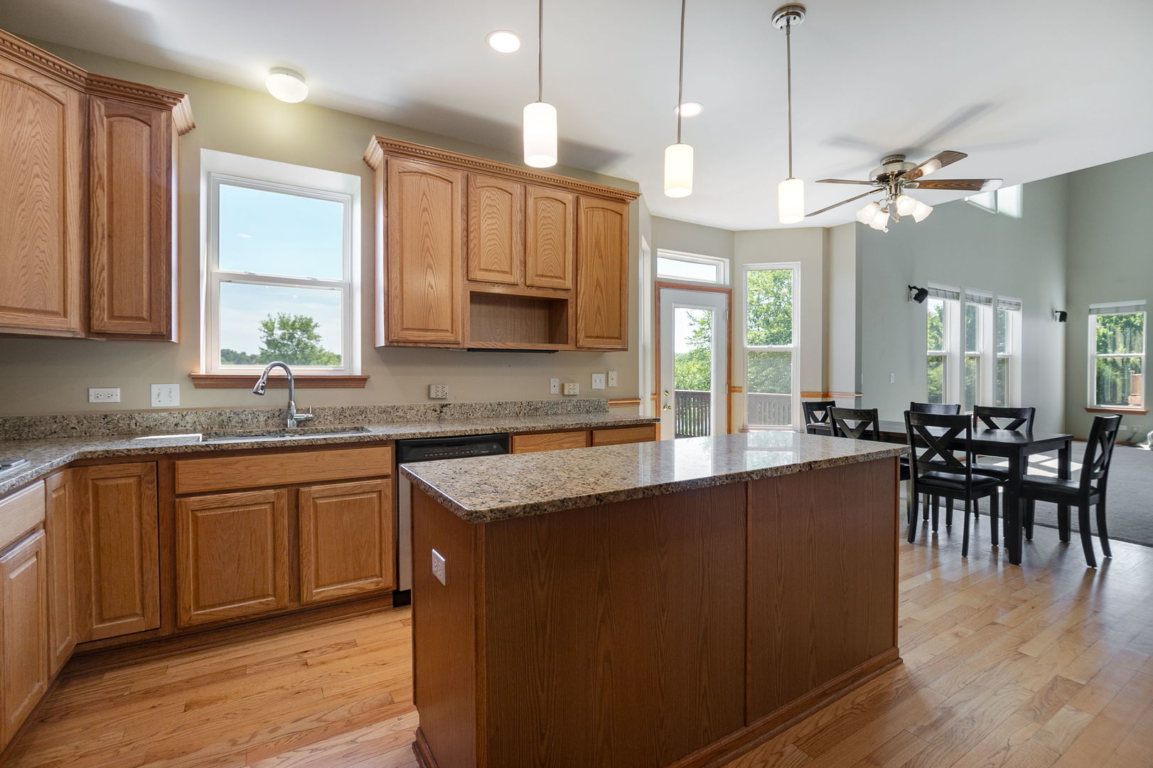 property viewer photo 6