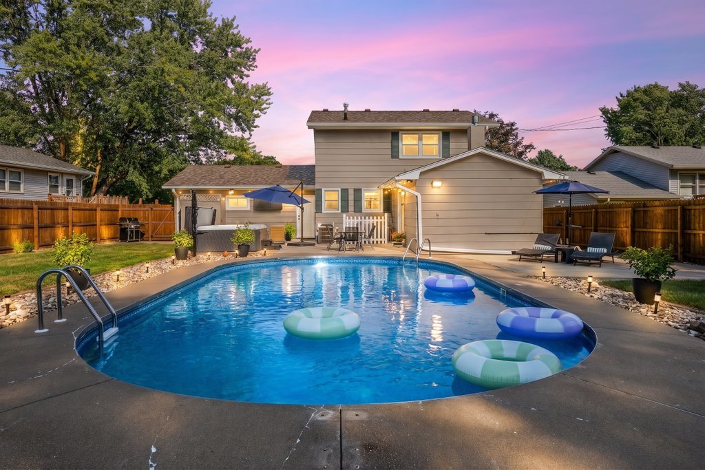 property viewer photo 35