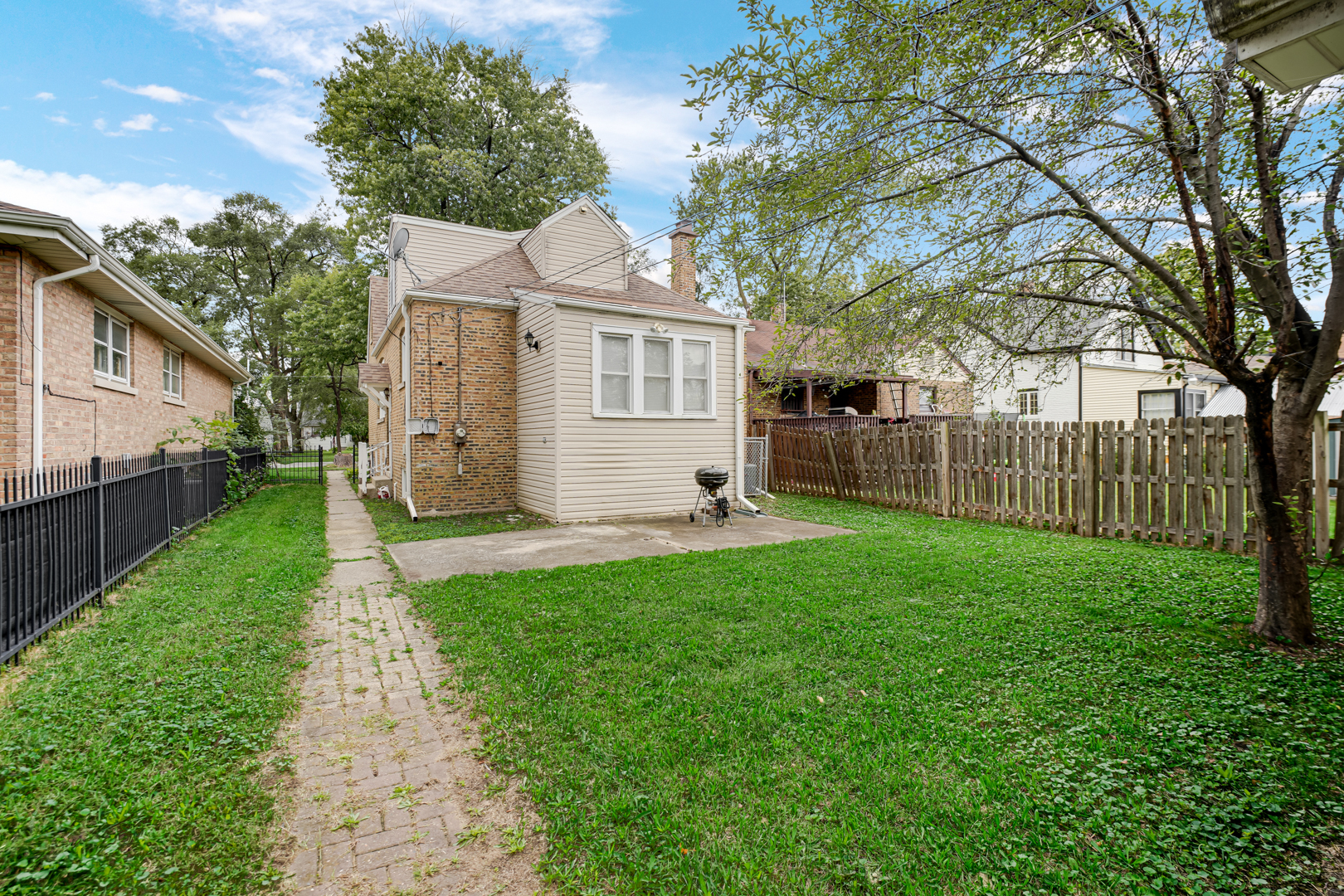 main property photo 17