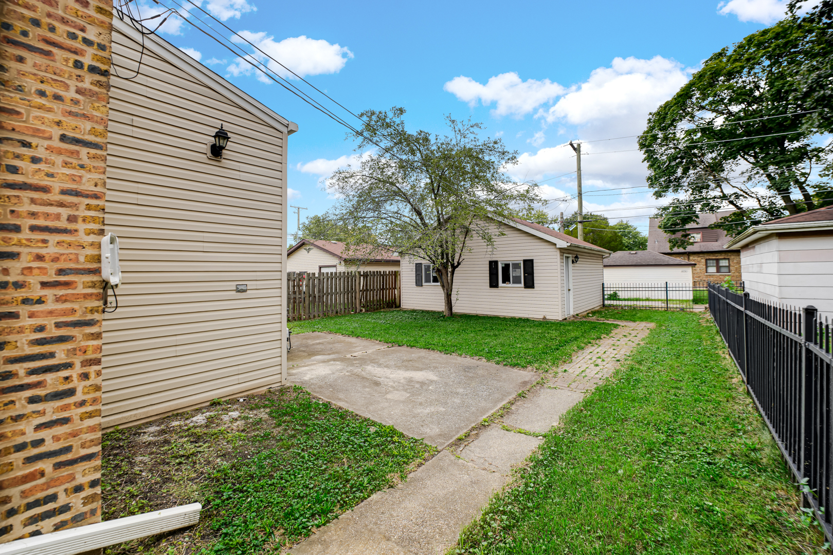 main property photo 18