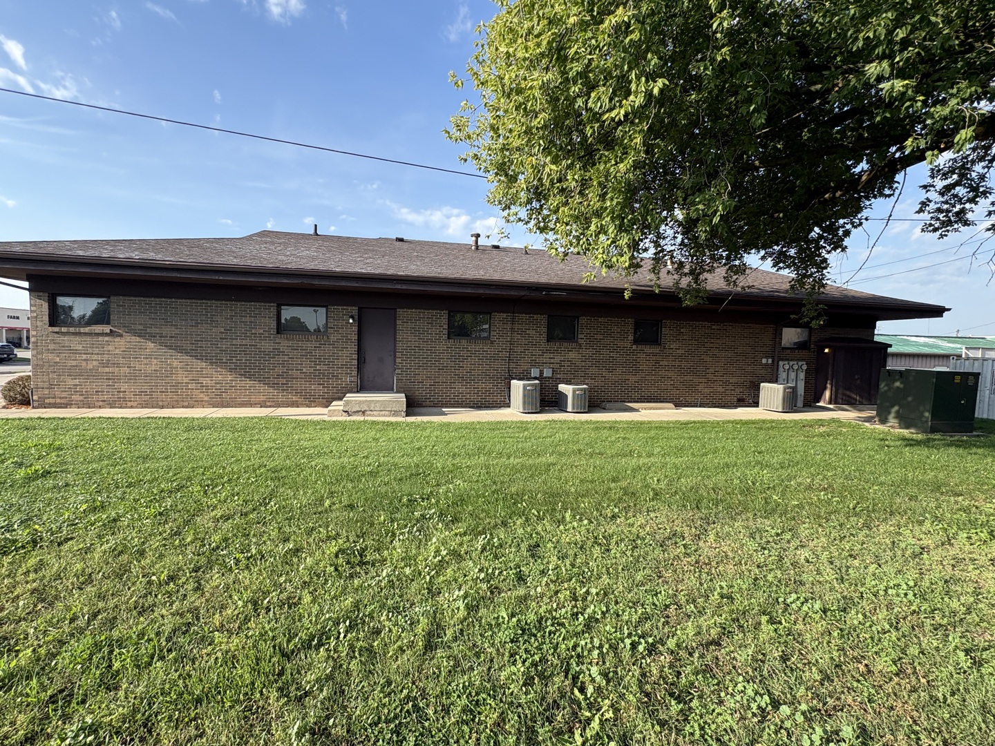 main property photo 13