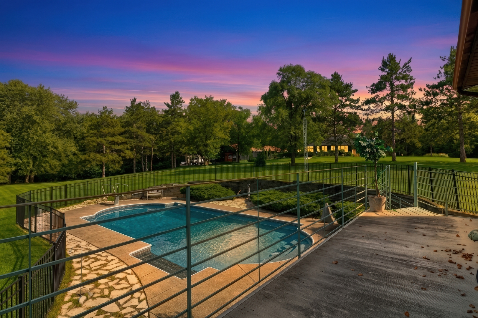 main property photo 6