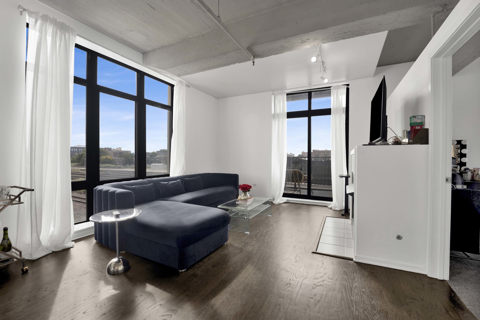 property viewer photo 3