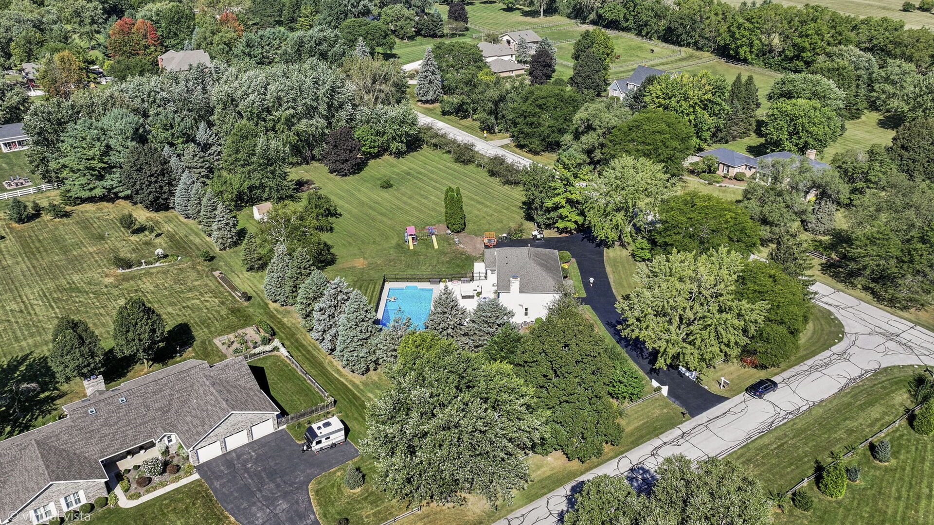 main property photo 32