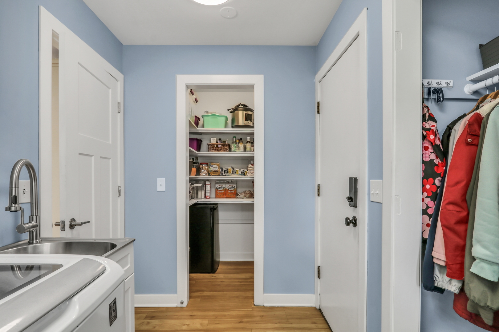 main property photo 23