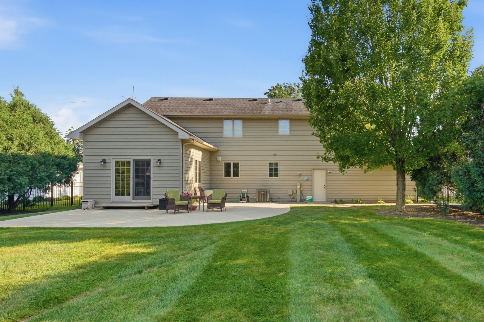 main property photo 18