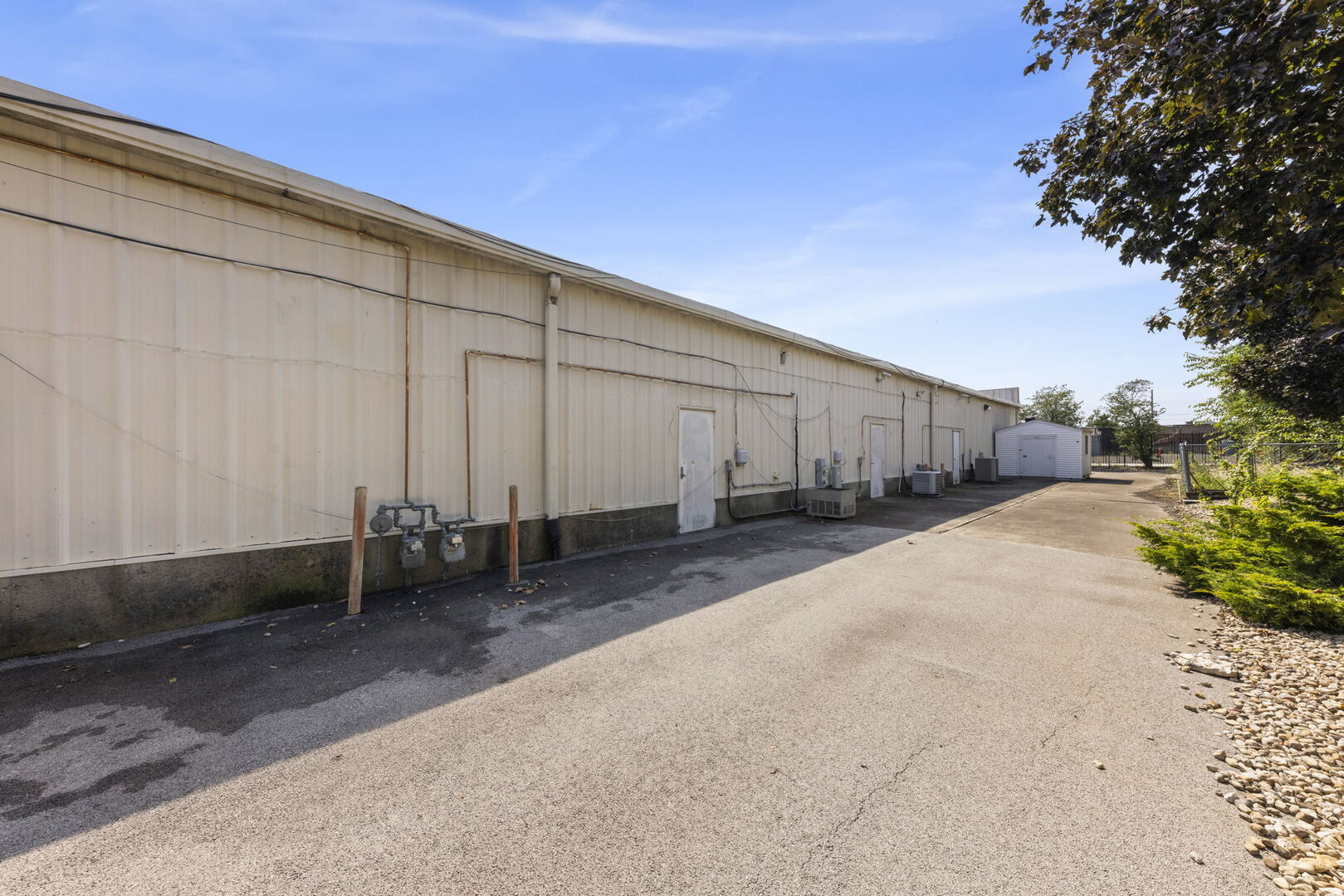 main property photo 17