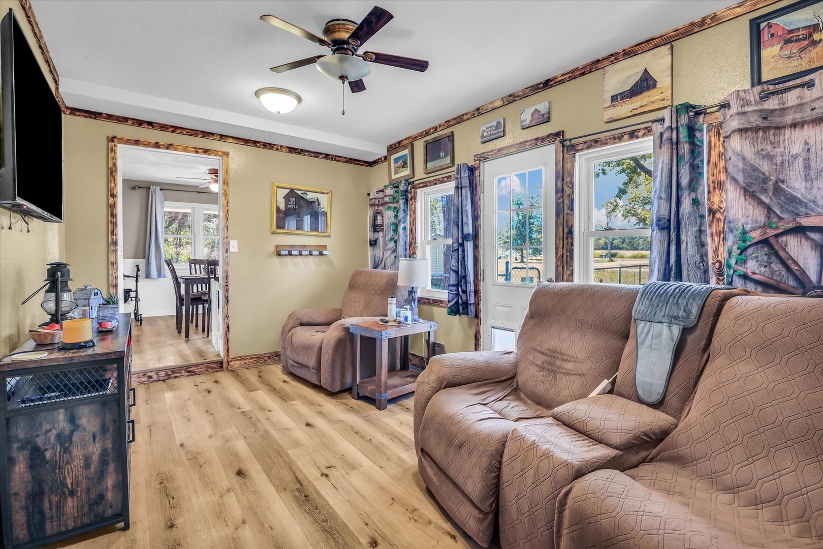 main property photo 30