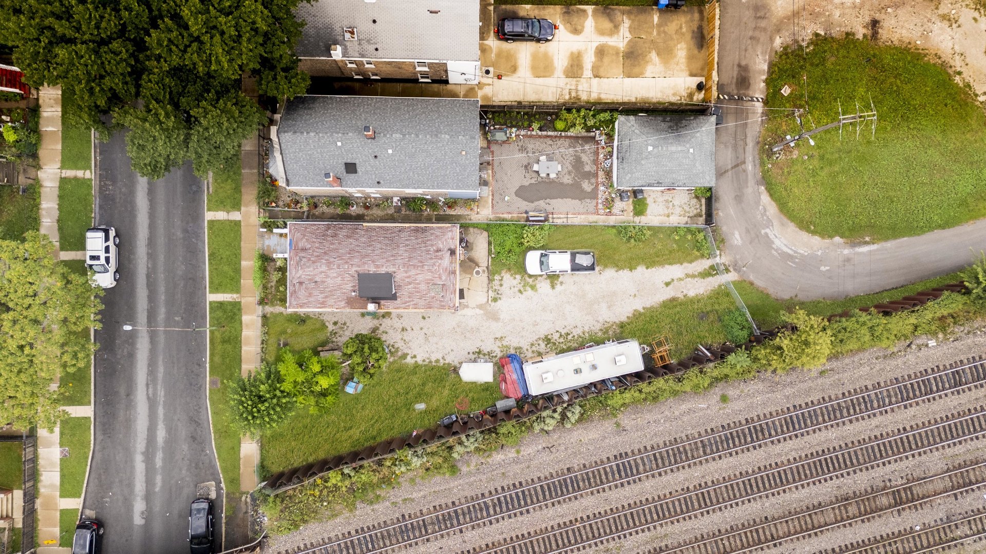 main property photo 18