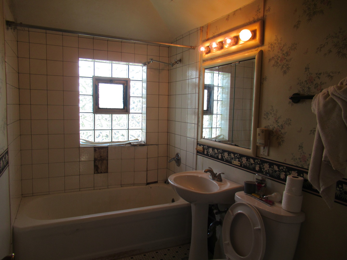 main property photo 28