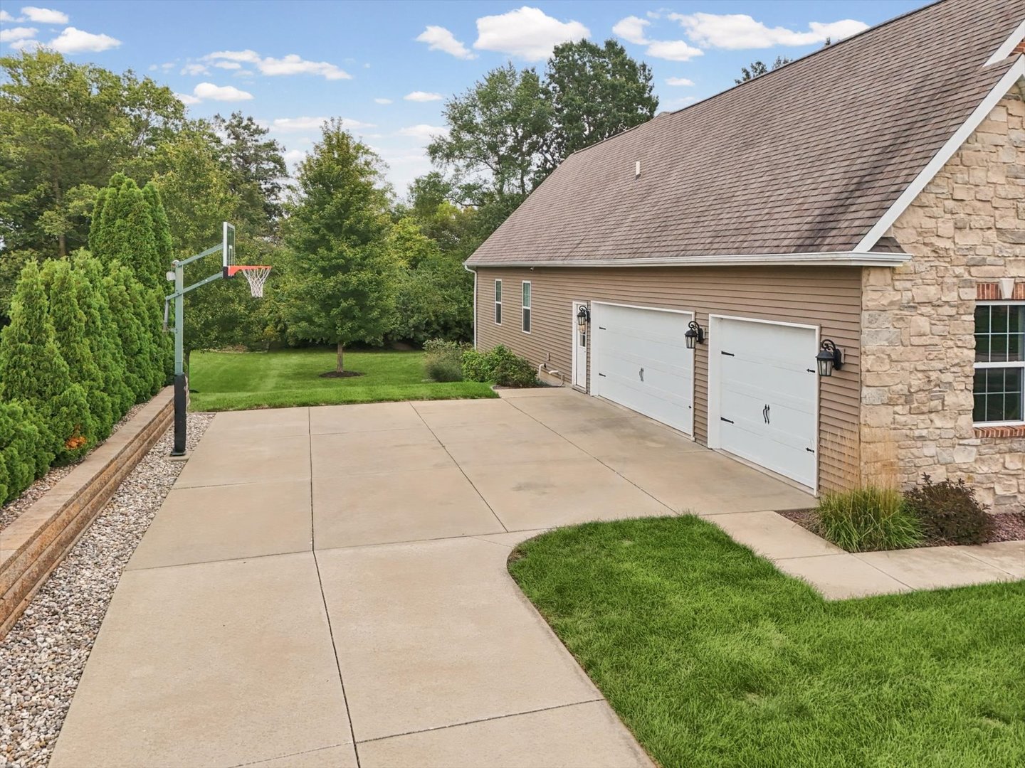 main property photo 78