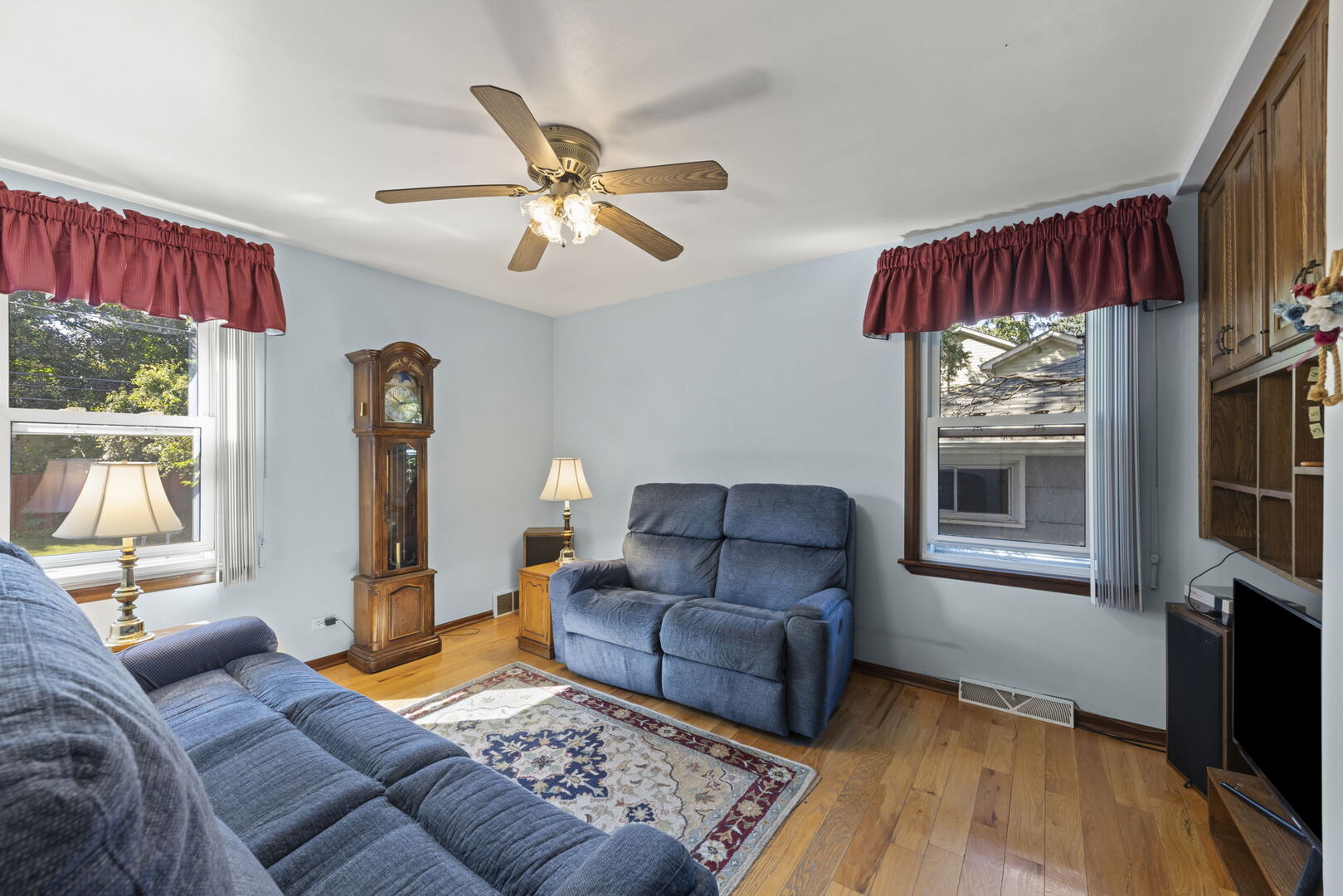 main property photo 9
