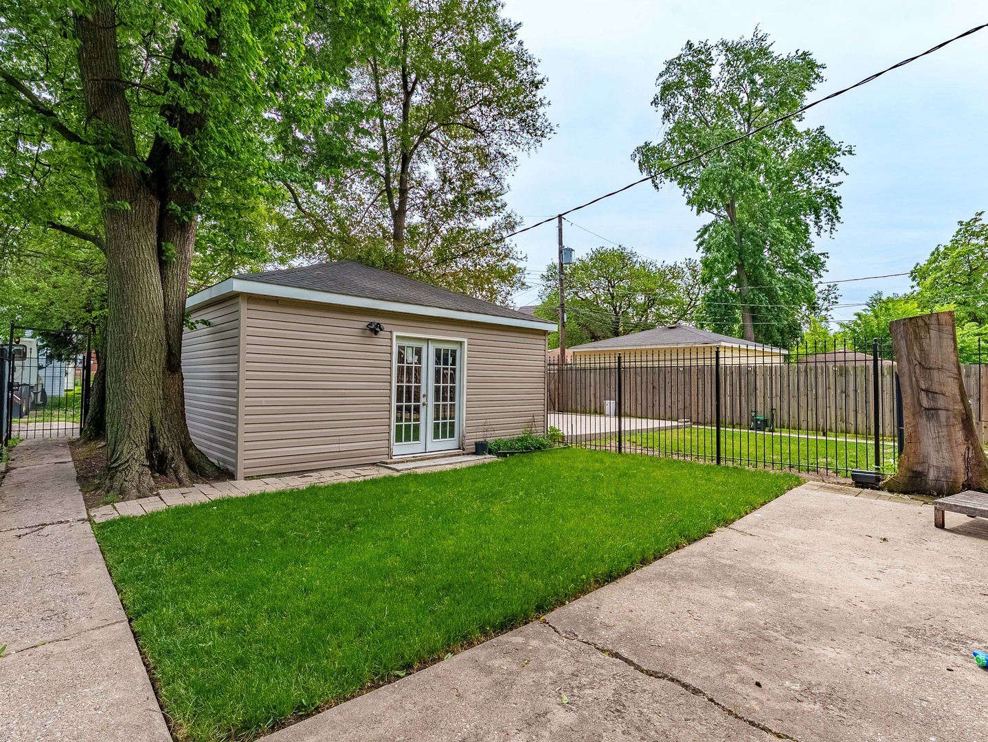 main property photo 20