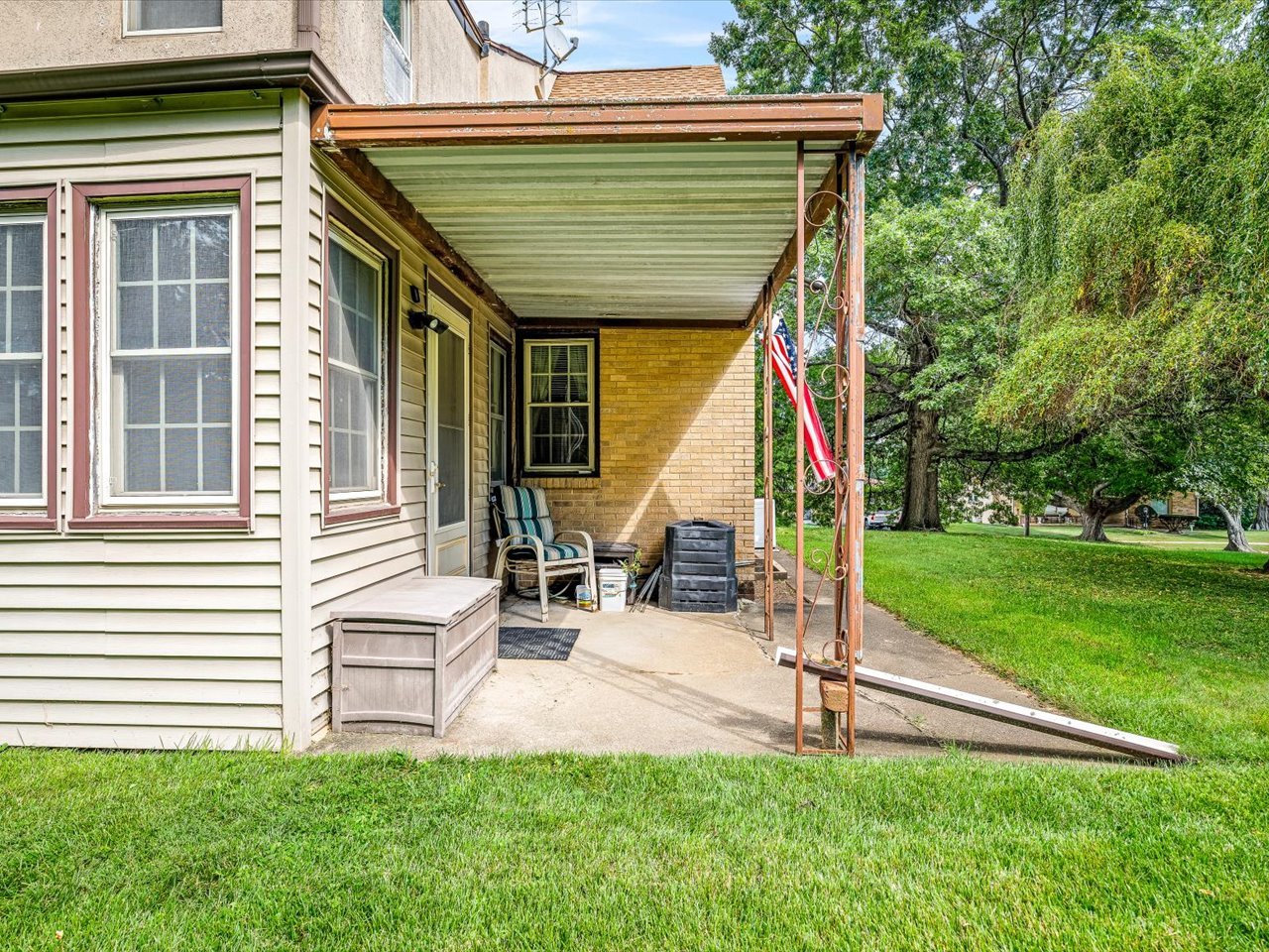 main property photo 30