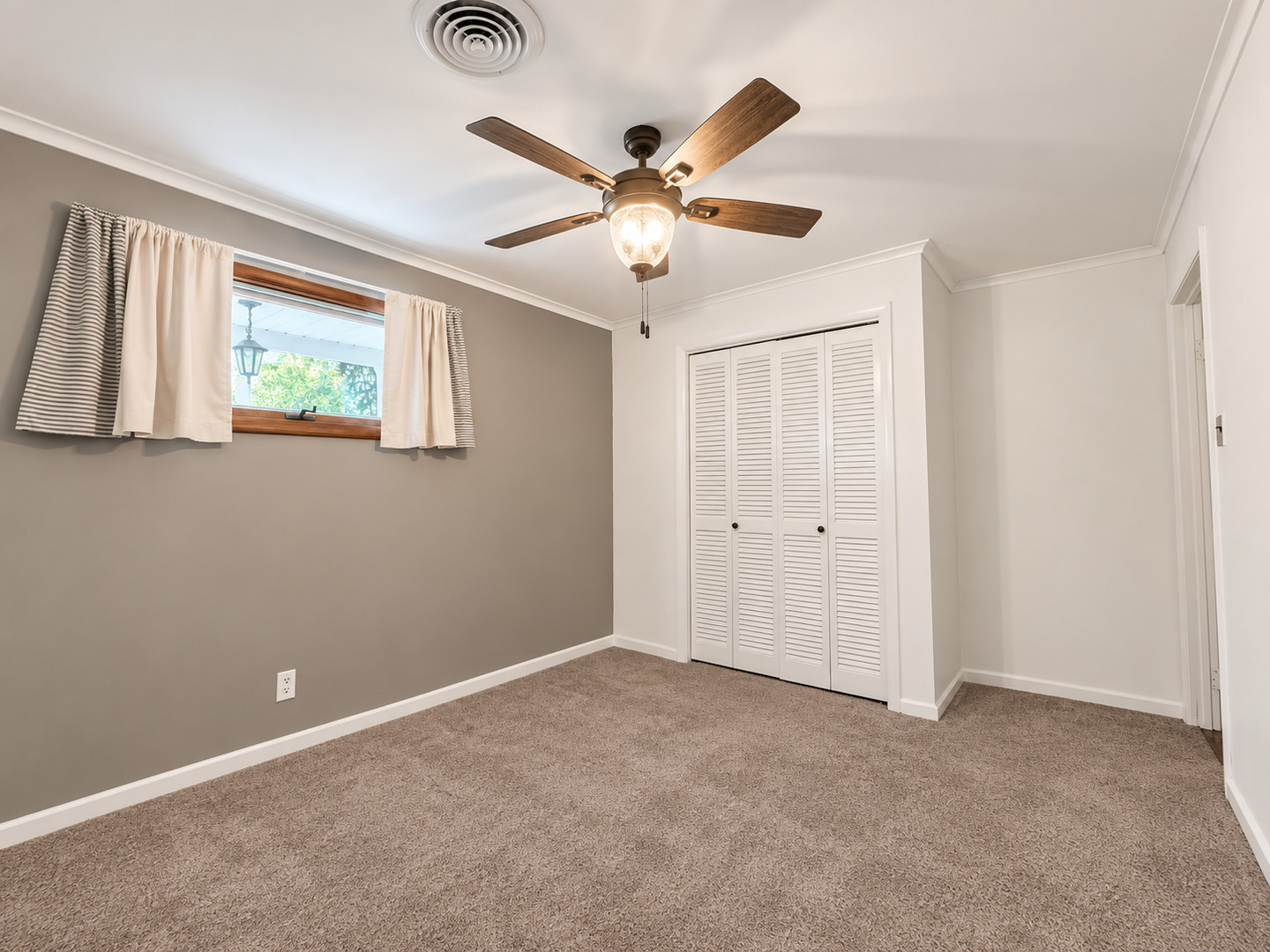 property viewer photo 30