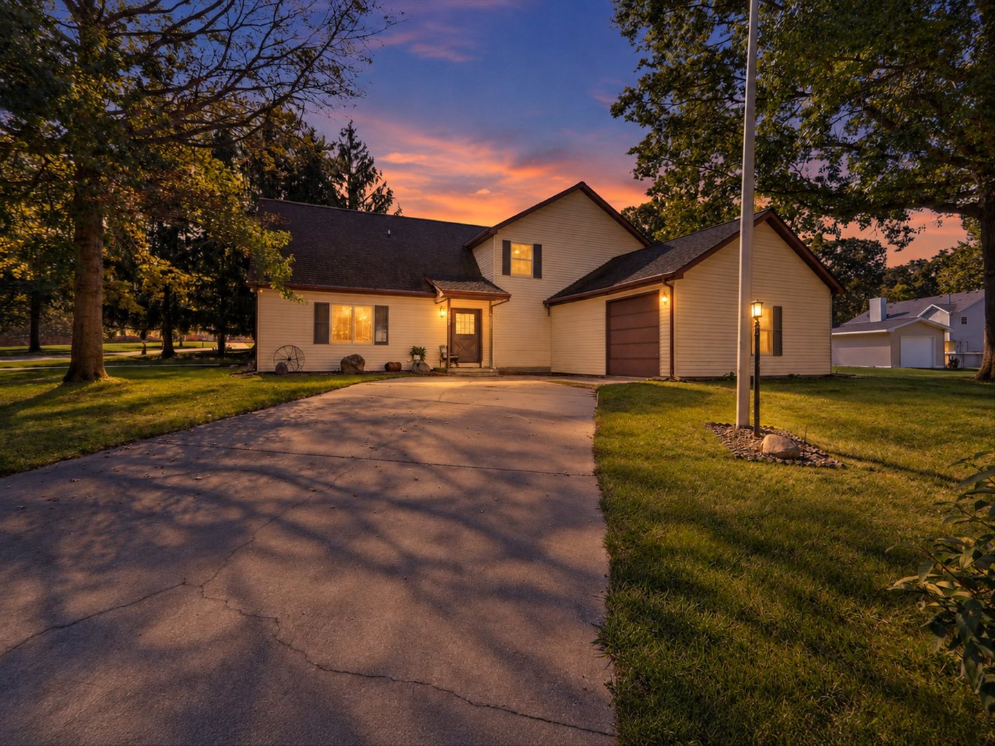 main property photo 3