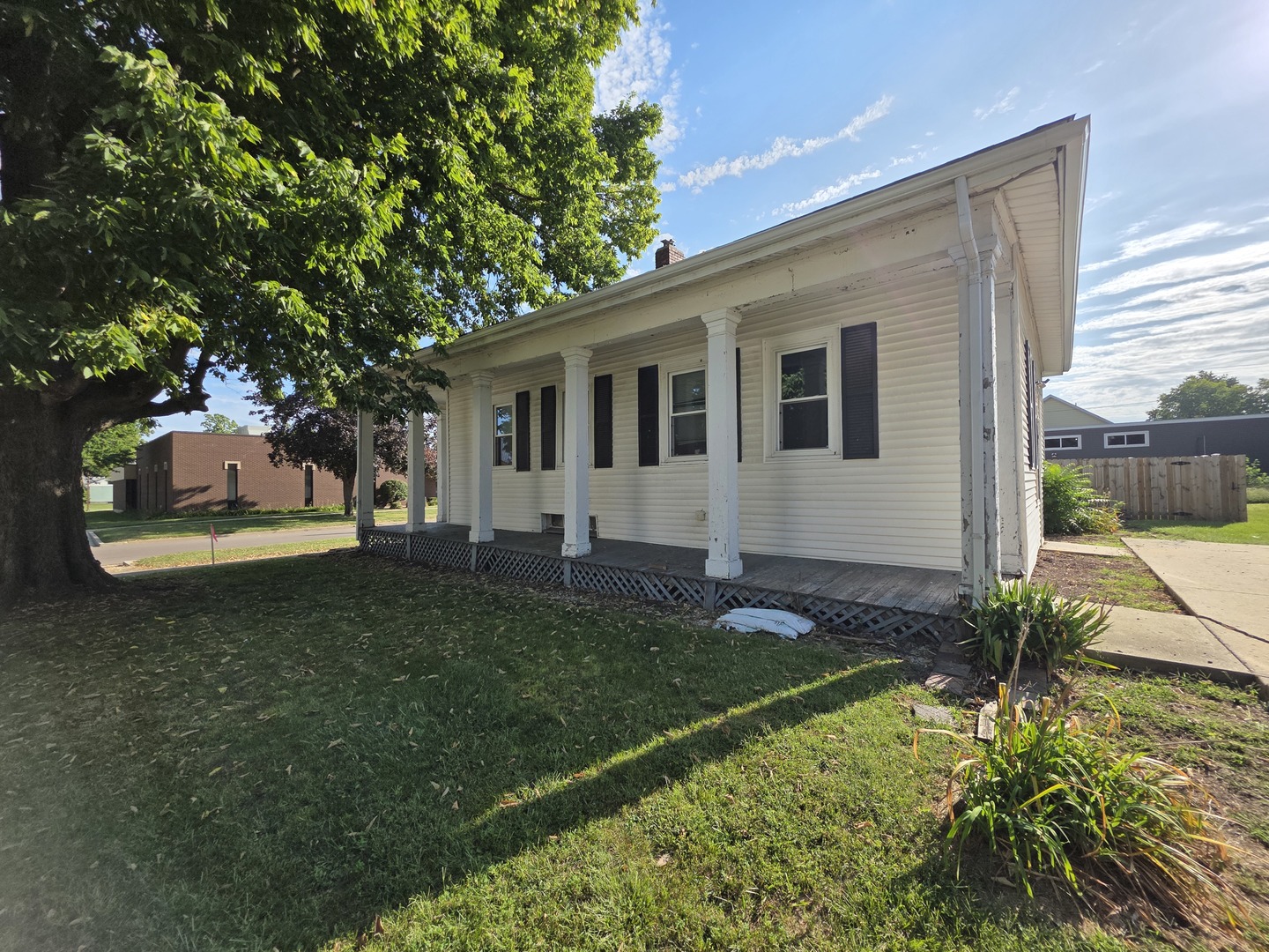 main property photo 13