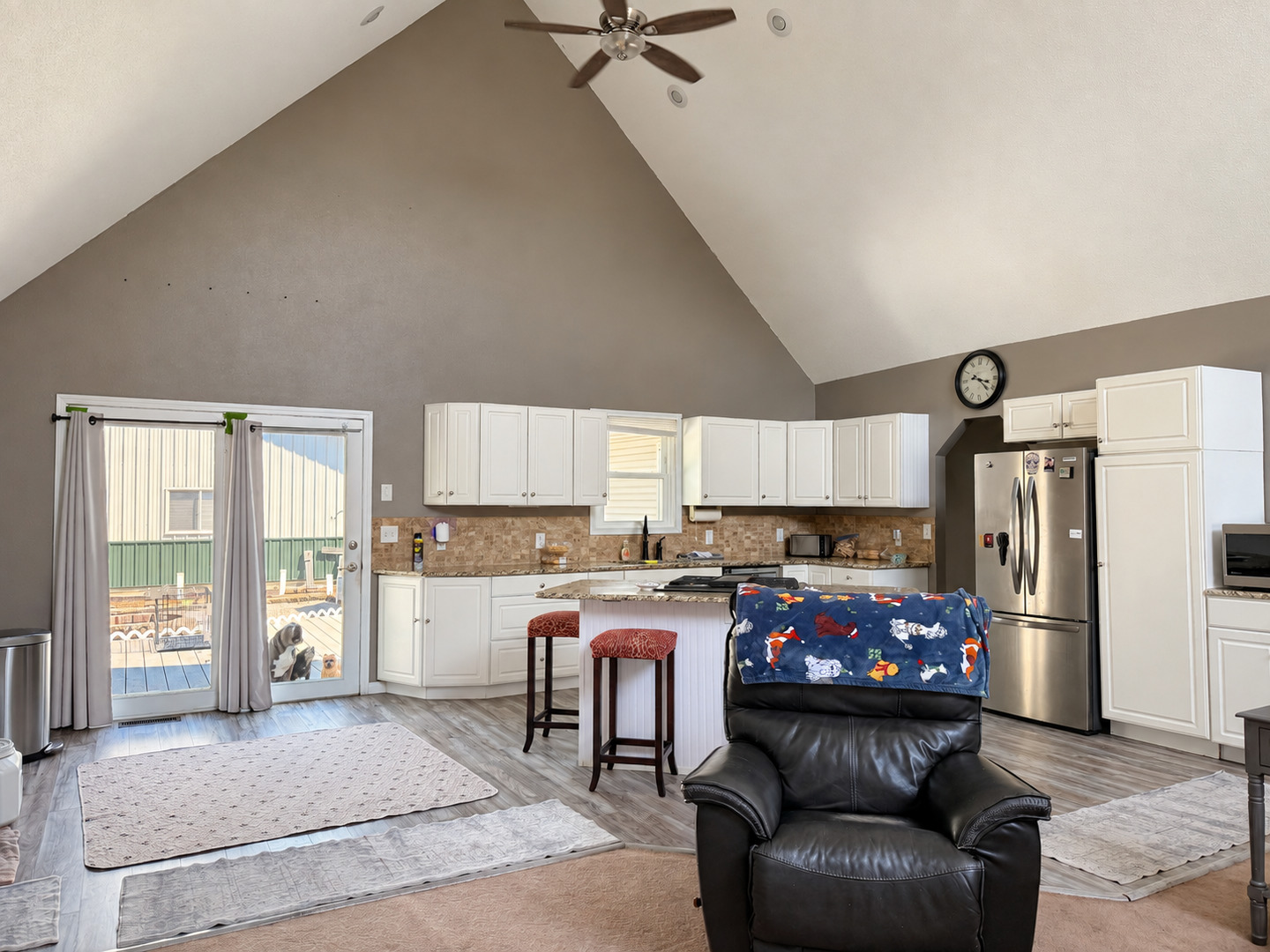 main property photo 5
