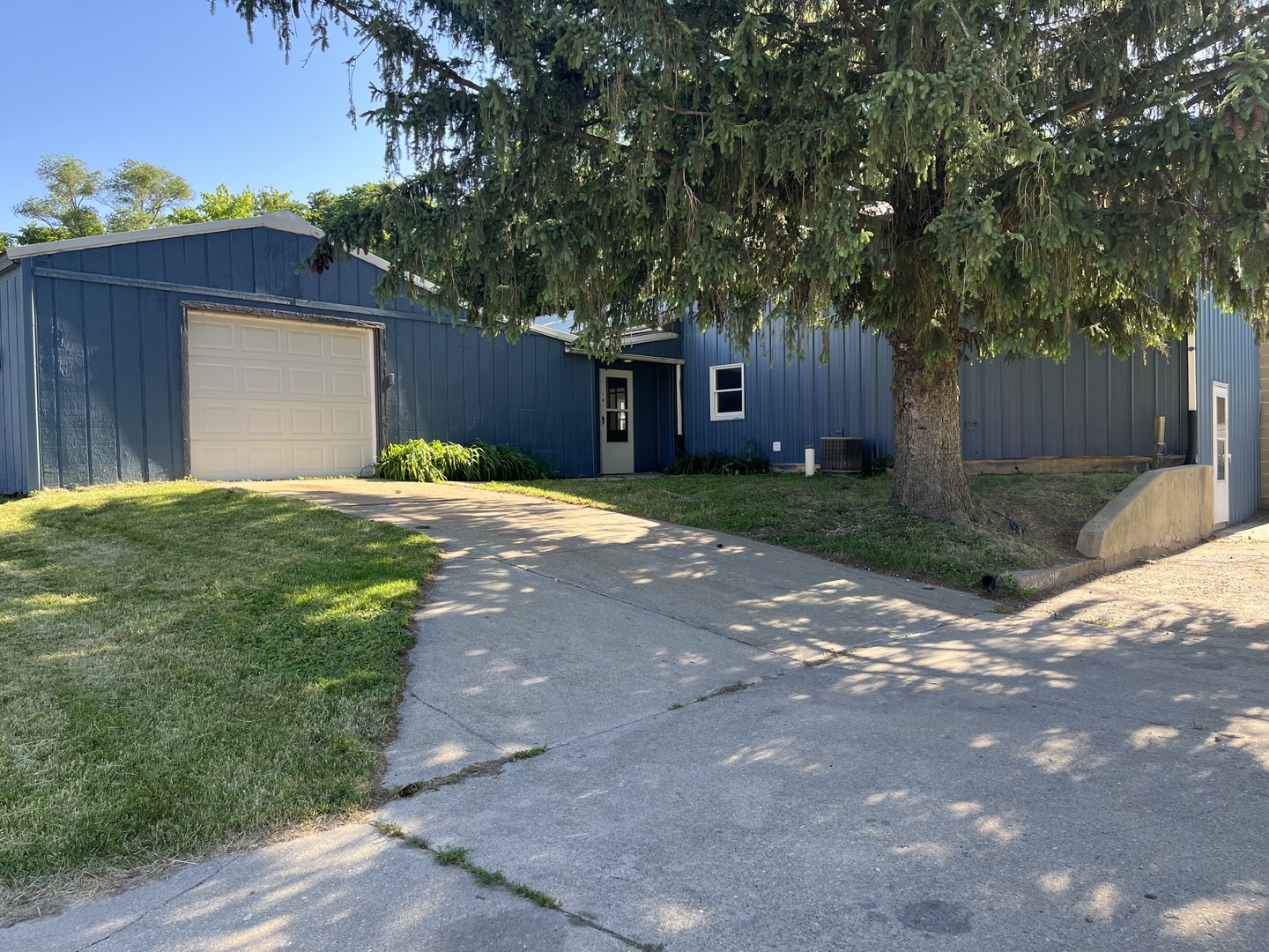 main property photo 6