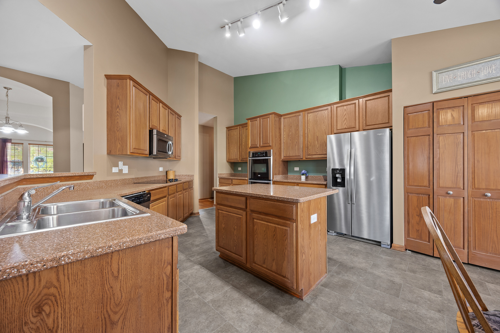 main property photo 17