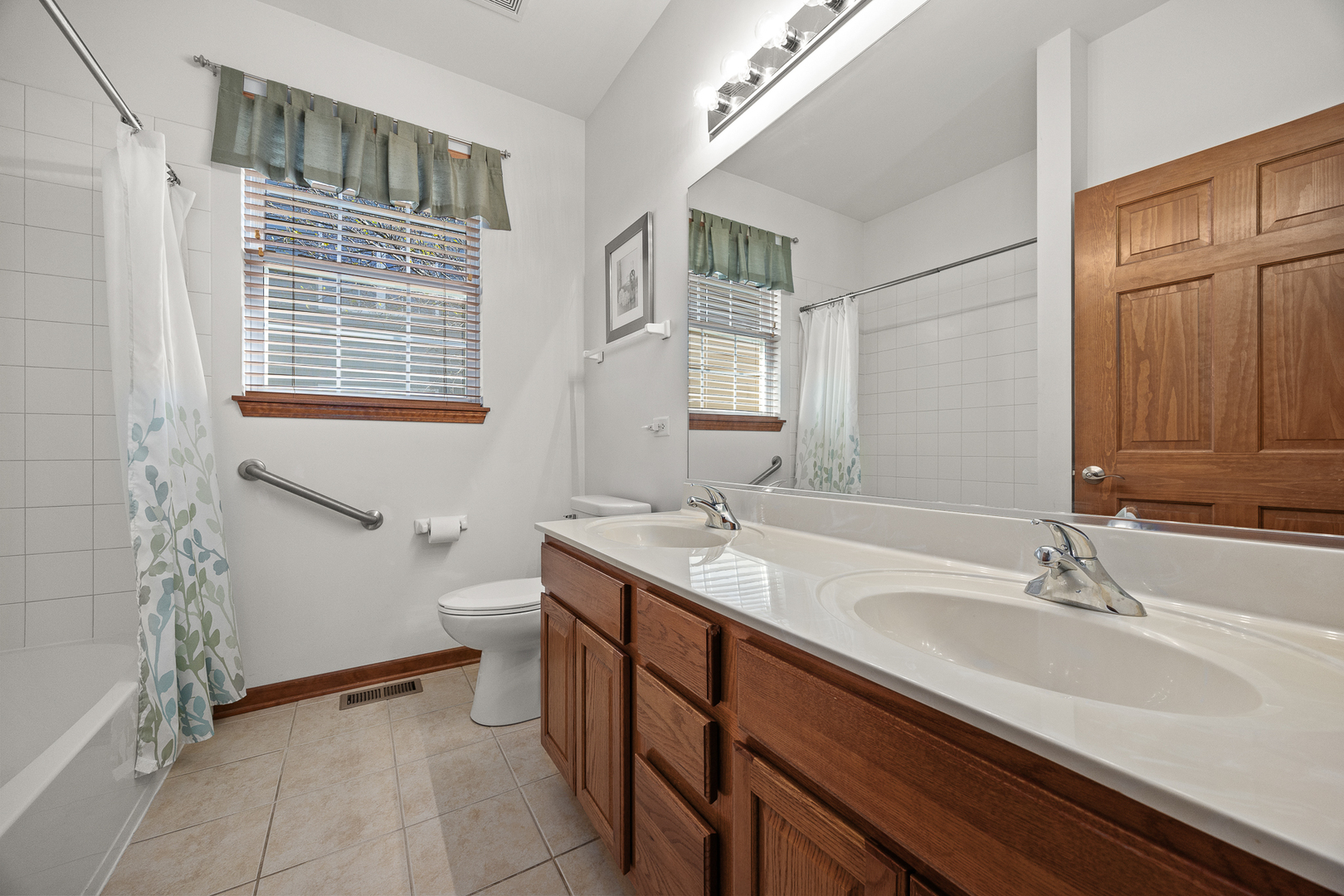 main property photo 28