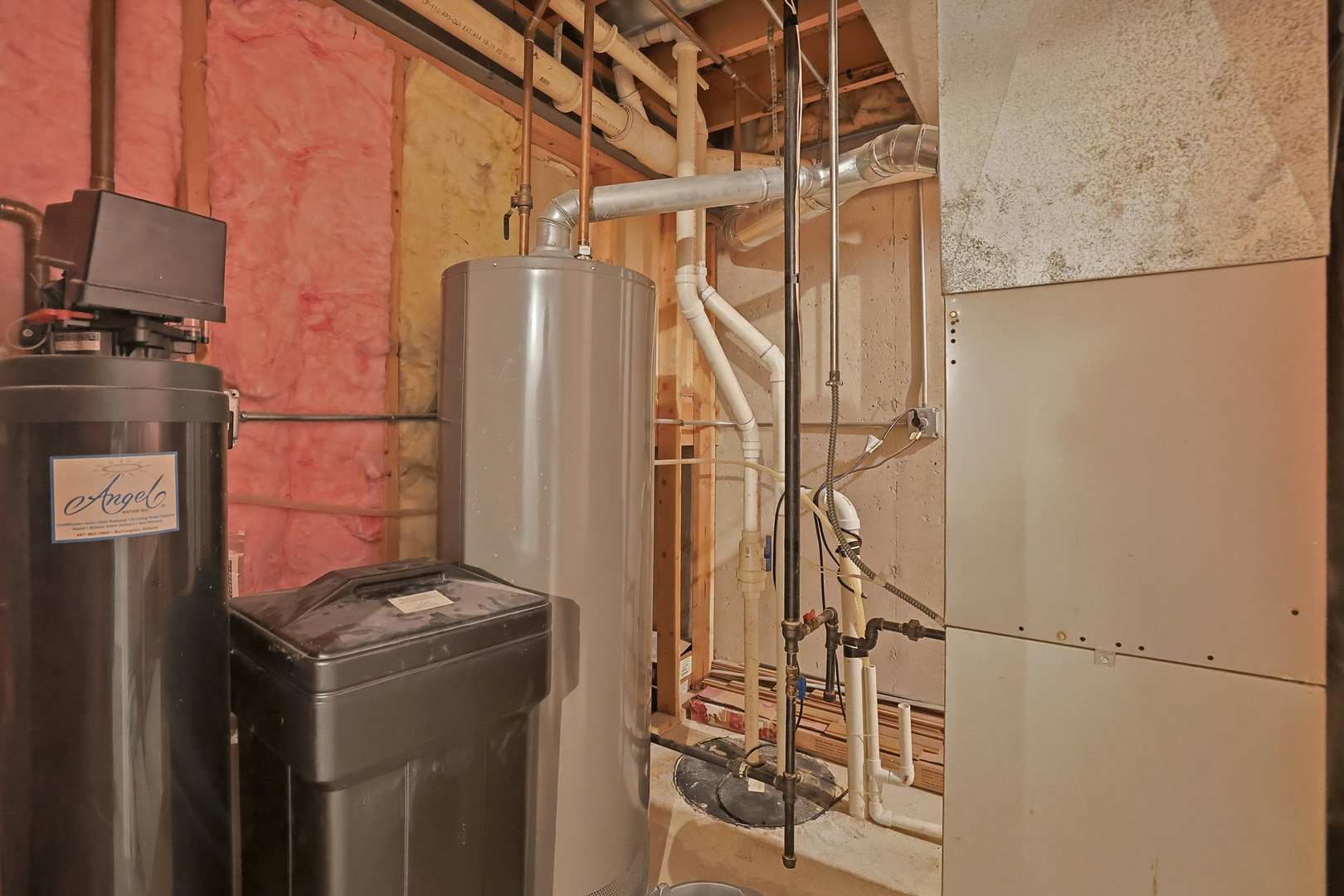 main property photo 28
