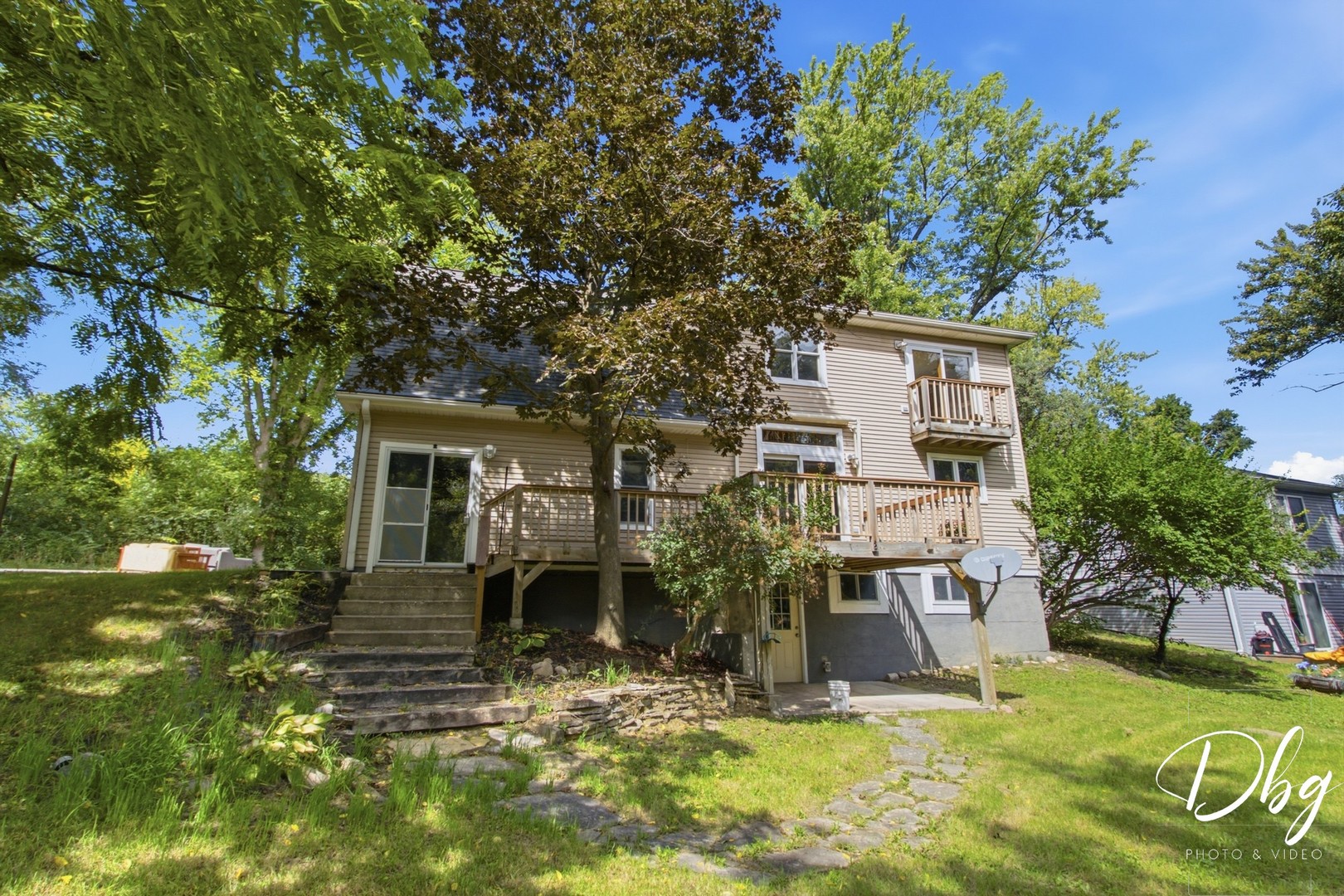 main property photo 31