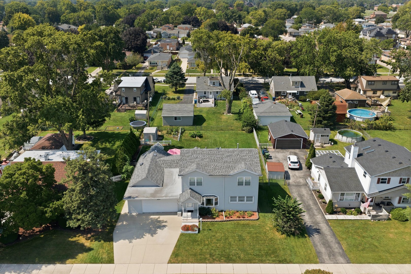main property photo 30