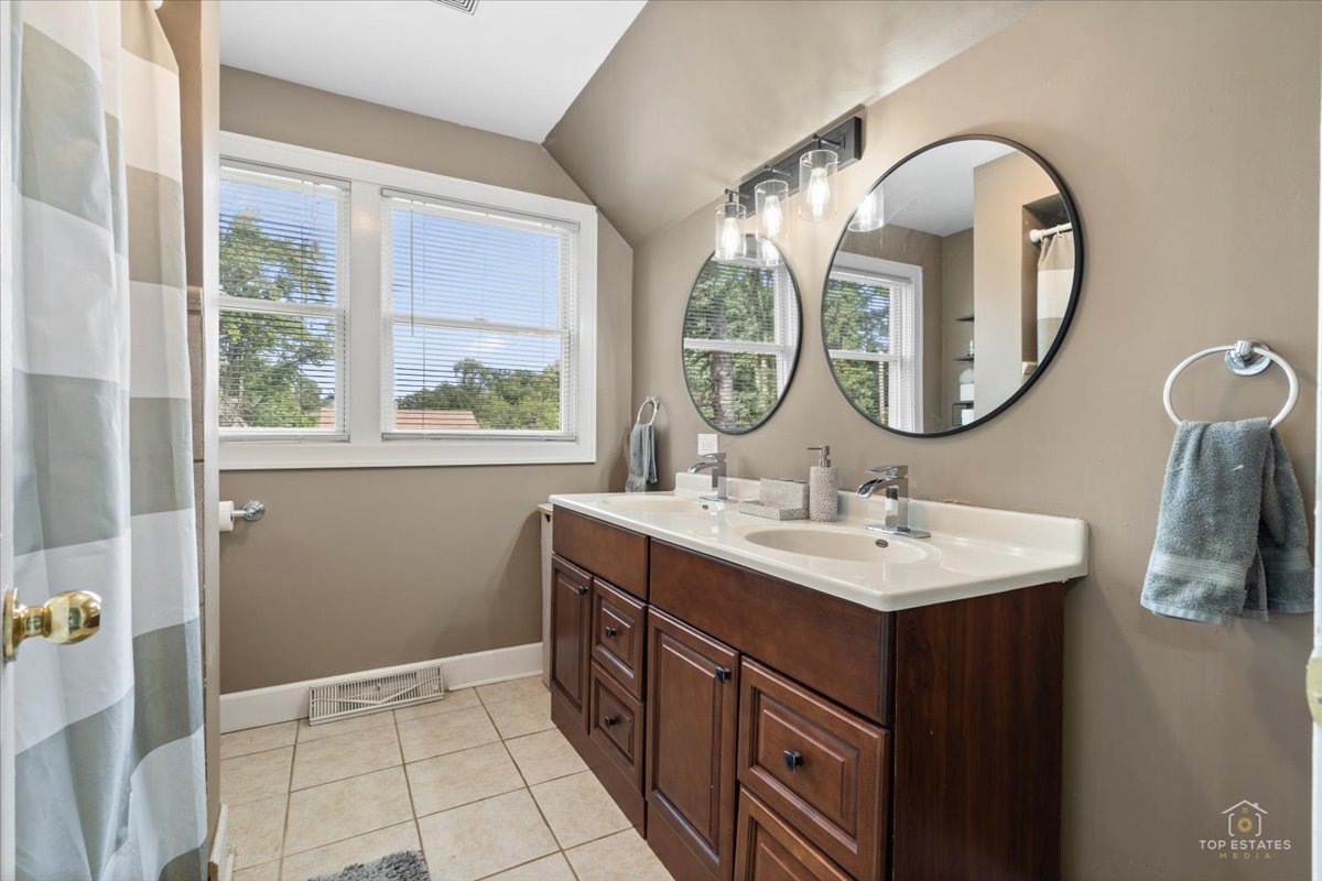 property viewer photo 19