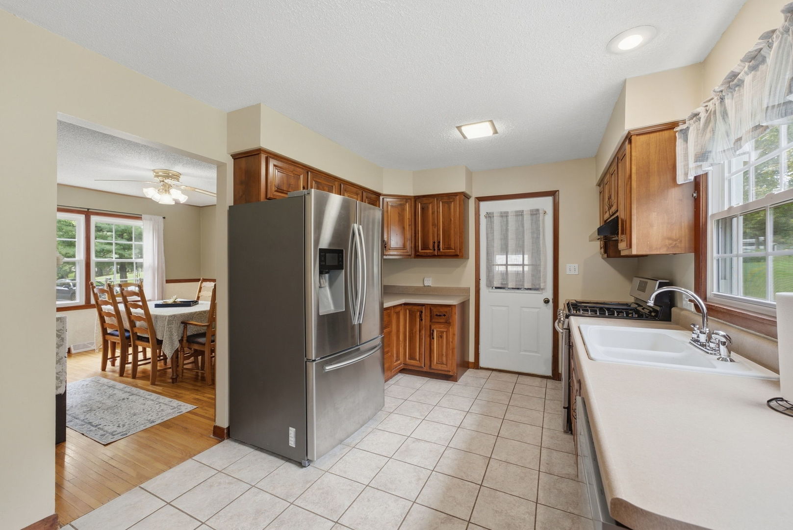 main property photo 9