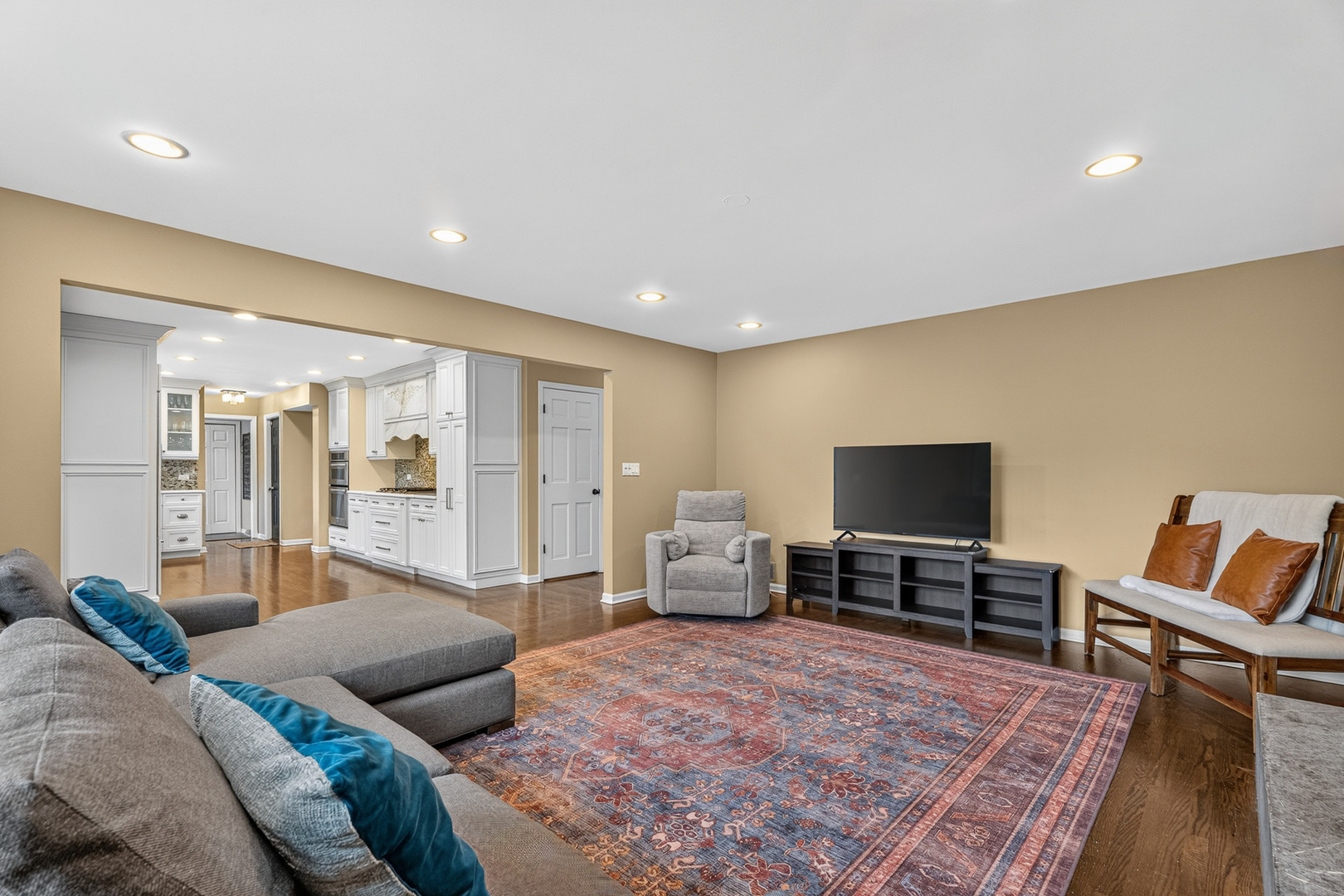 main property photo 17