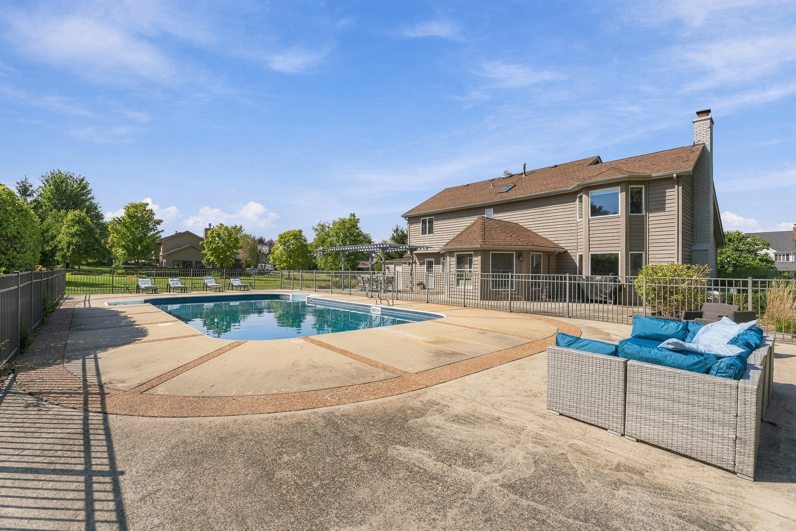 main property photo 81