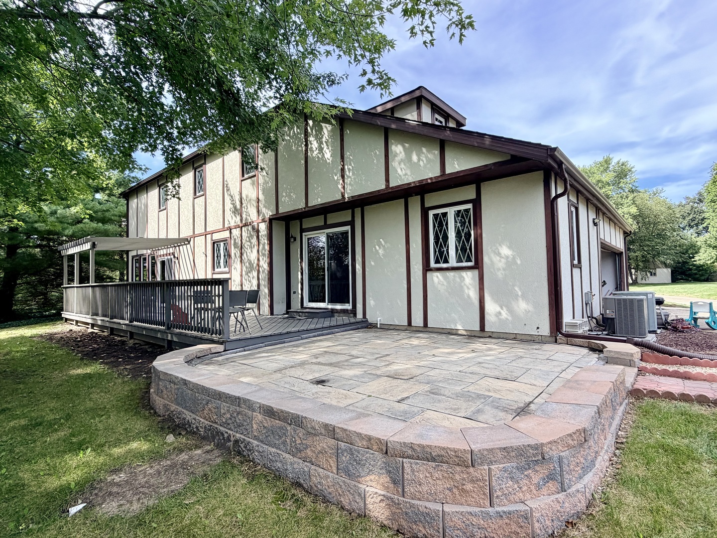 main property photo 3