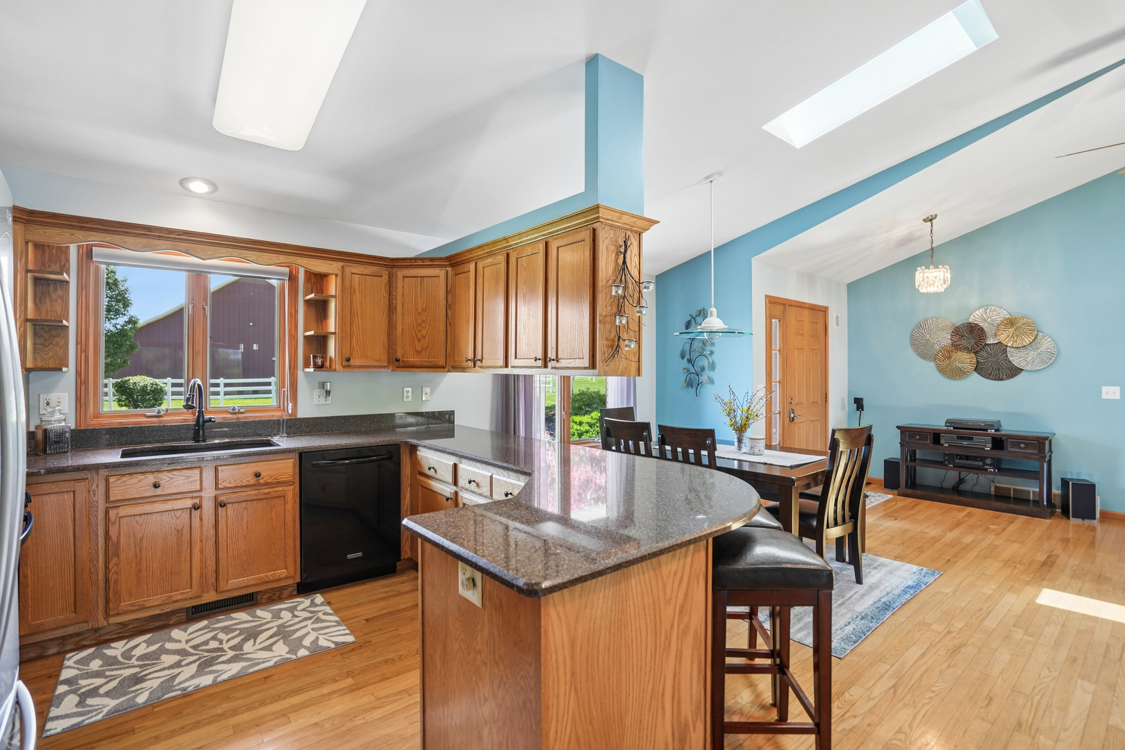 main property photo 14
