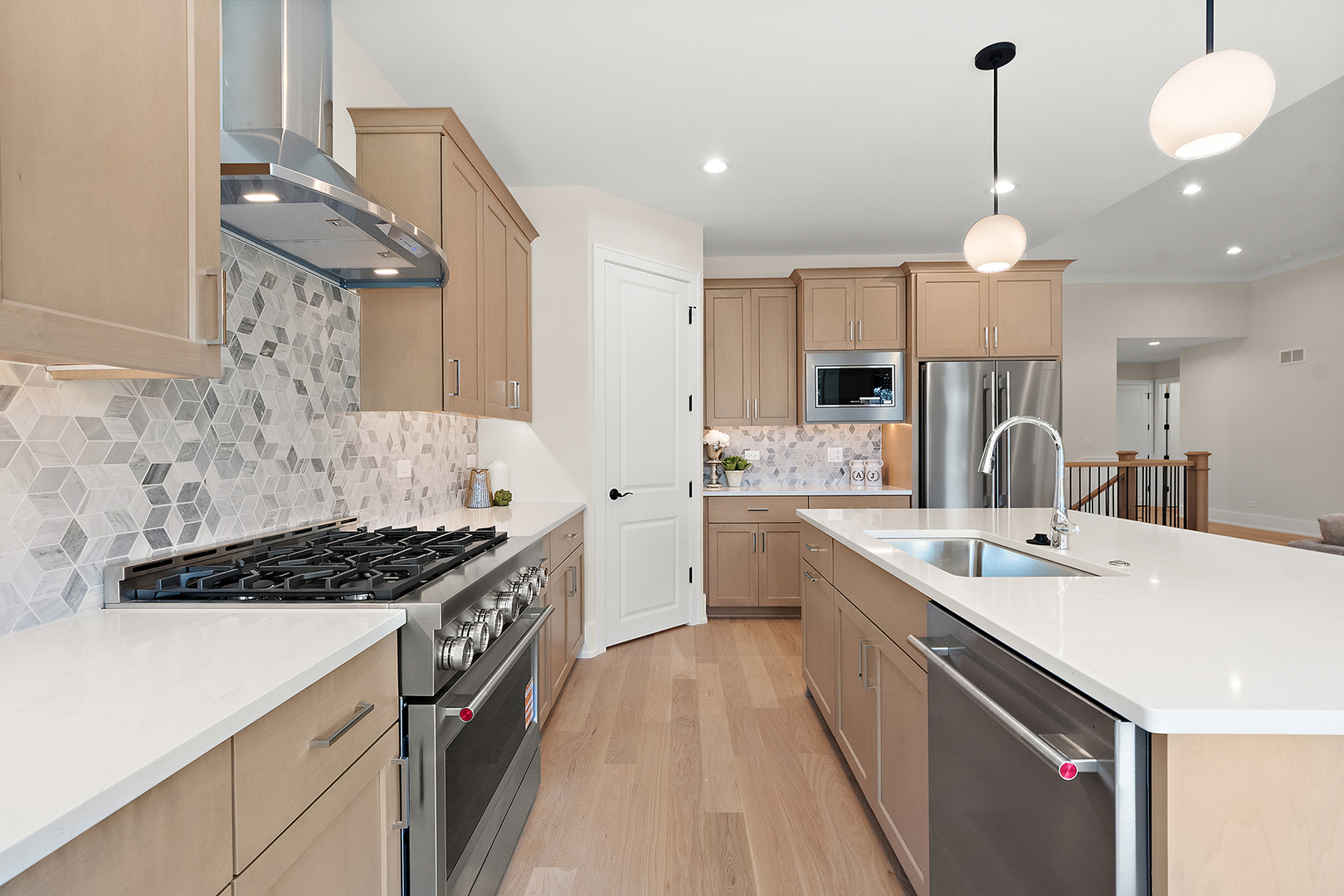 main property photo 14