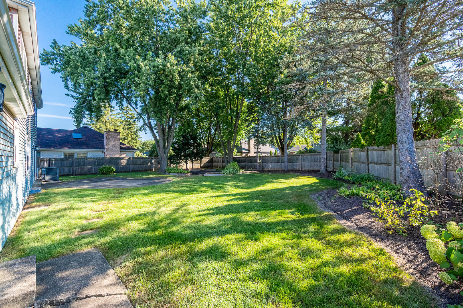 main property photo 16