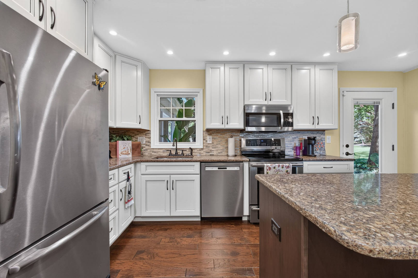main property photo 4