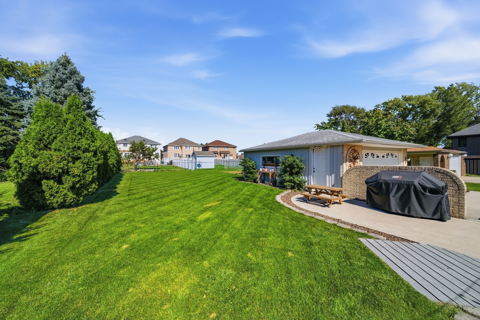 main property photo 14